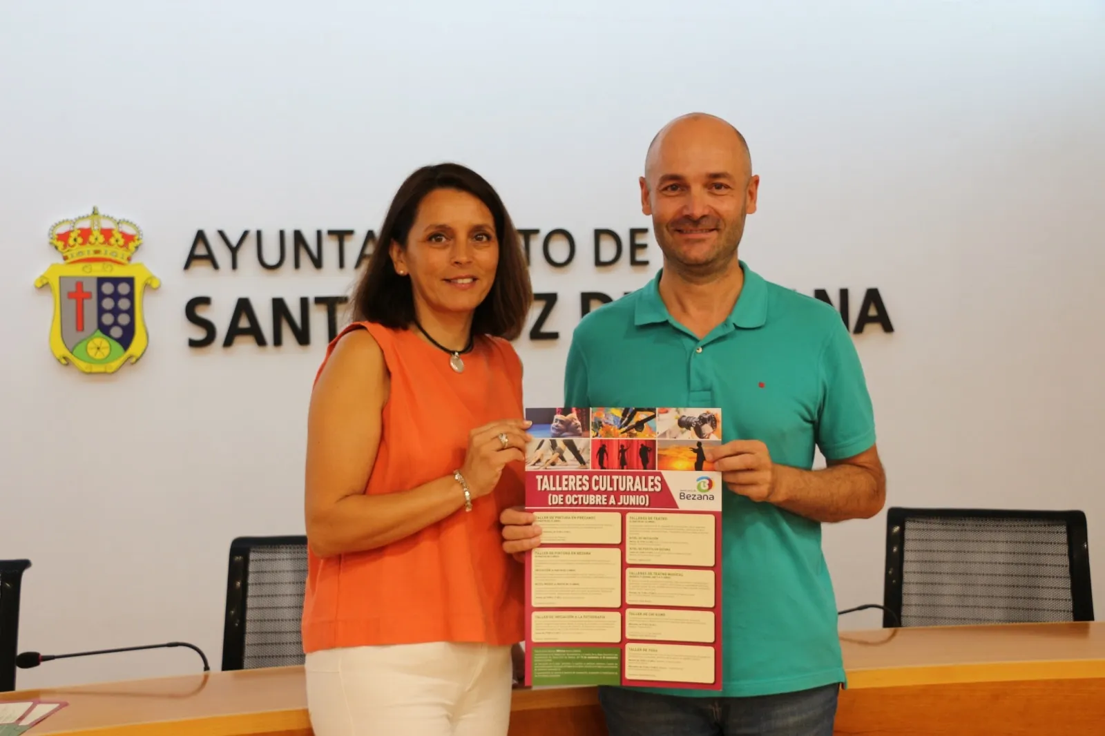  Nuevas actividades en torno a la pintura y la fotografía refuerzan los talleres culturales de Santa Cruz de Bezana