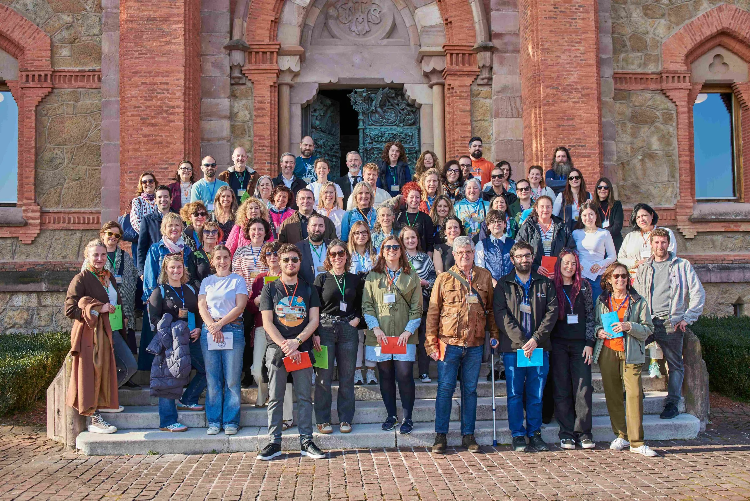  Agentes turísticos de toda Cantabria viajan a 1892 en la III Jornada de Convivencia y Formación Turística de Comillas