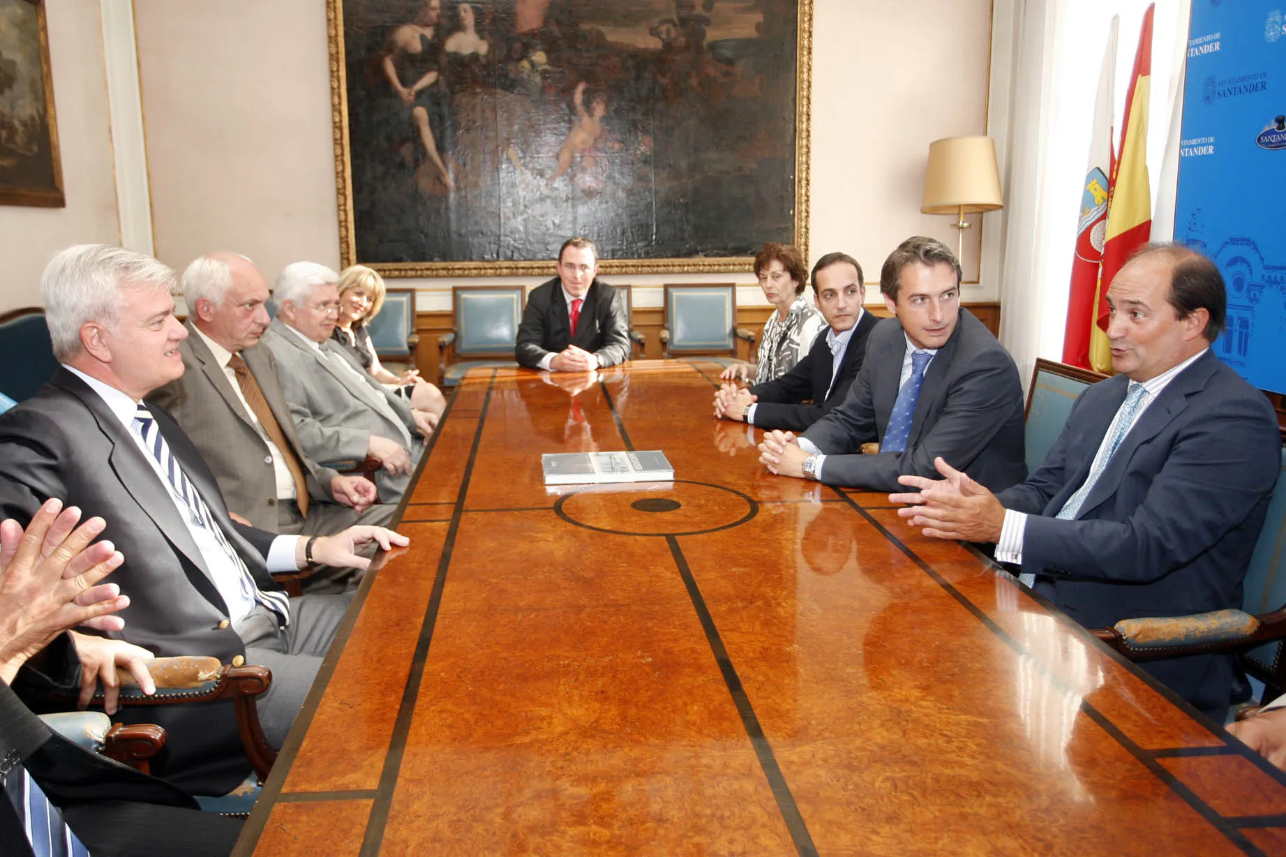  El alcalde de Santander y el presidente de la Cámara de Comercio reciben a miembros del Consejo de Administración del grupo suizo Migros