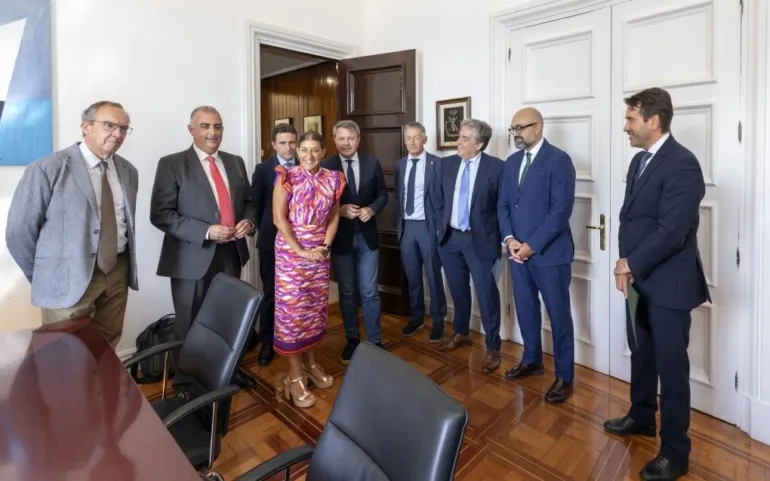 El Gobierno de Cantabria firma con ADIF y Reinosa y Enmedio el protocolo que prepara la llegada del AVE