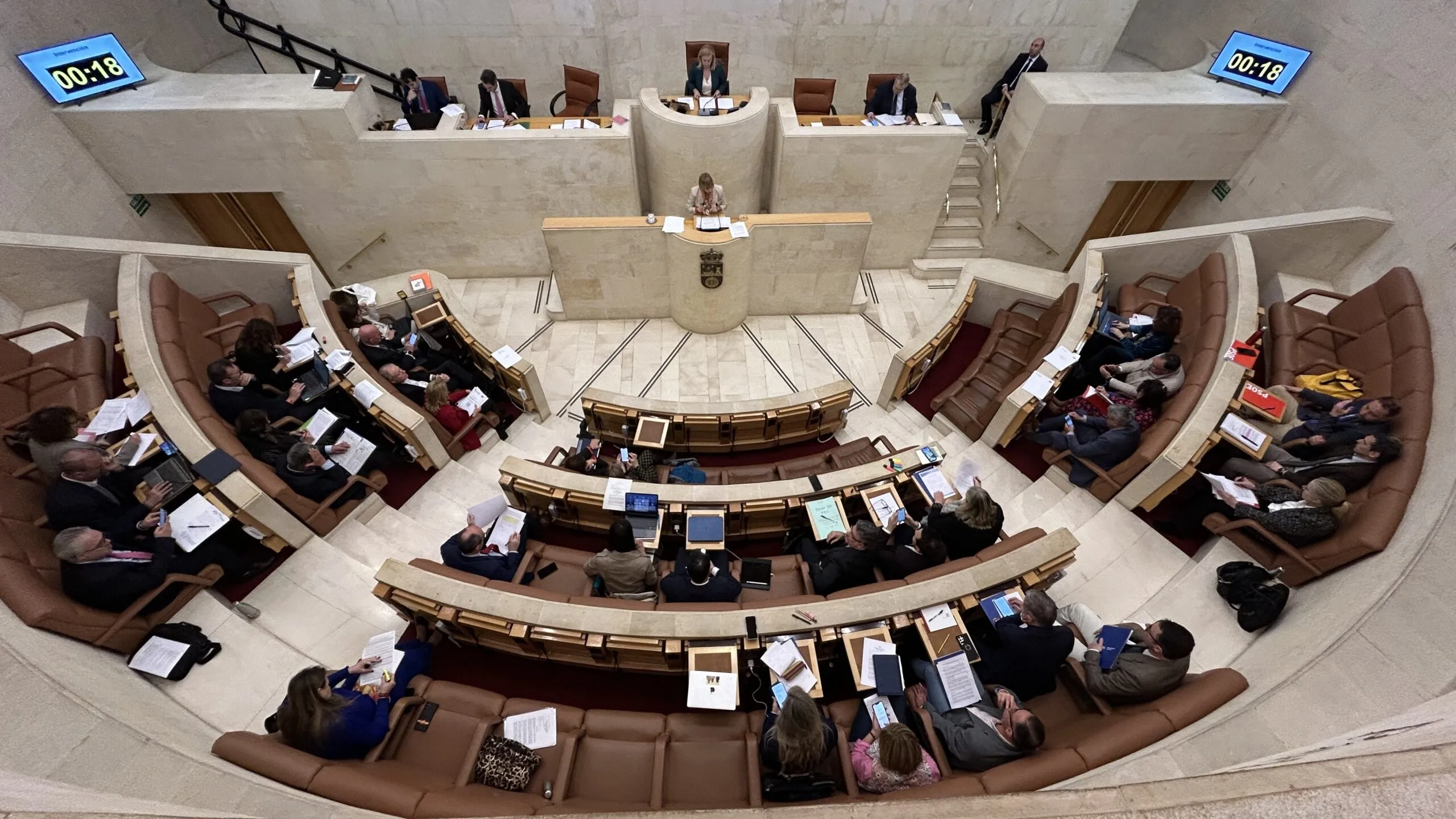  El Parlamento de Cantabria reclama más plazas en Bachillerato de Artes y un informe anual sobre siniestralidad laboral