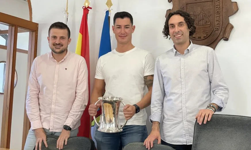  SOBERÓN Y HOZ FELICITAN A VÍCTOR GONZÁLEZ POR SU CAMPEONATO DE ESPAÑA