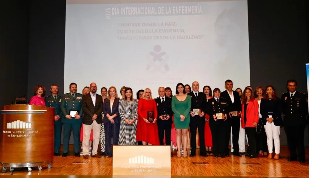  Buruaga asegura que los profesionales de enfermería son «la fuerza del cambio» hacia un modelo asistencial centrado en el paciente y aboga por el fortalecimiento de sus competencias