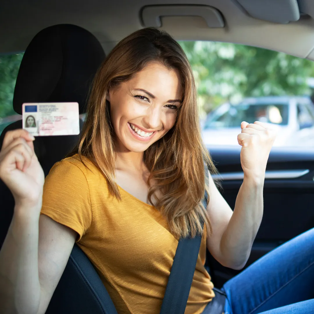  El Gobierno de Cantabria ofrece 200 euros de ayuda para facilitar la obtención del carnet de conducir a los jóvenes de 16 a 30 años