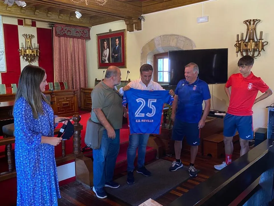  Camargo muestra su “total apoyo” al Revilla por “hacer historia” jugando en División de Honor