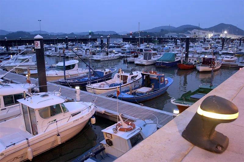 El Gobierno acometerá la adecuación de los diques del puerto de Santoña con una inversión cercana a los dos millones de euros